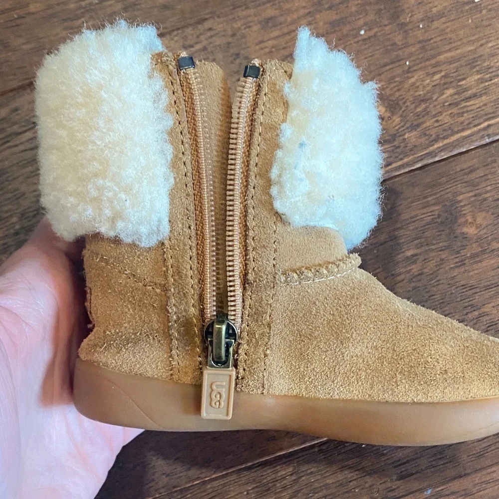 UGG Kids Boots in Tan and Cream